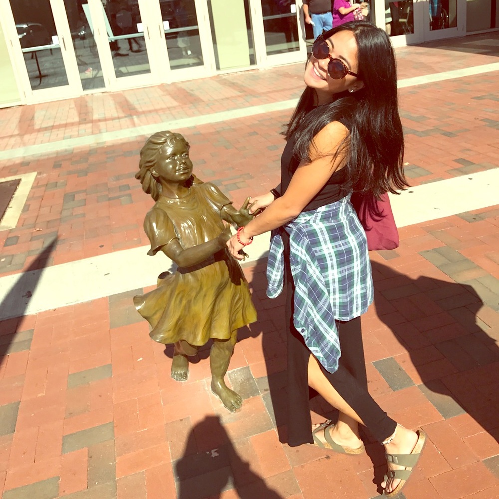 Meet your Posher, Deniece